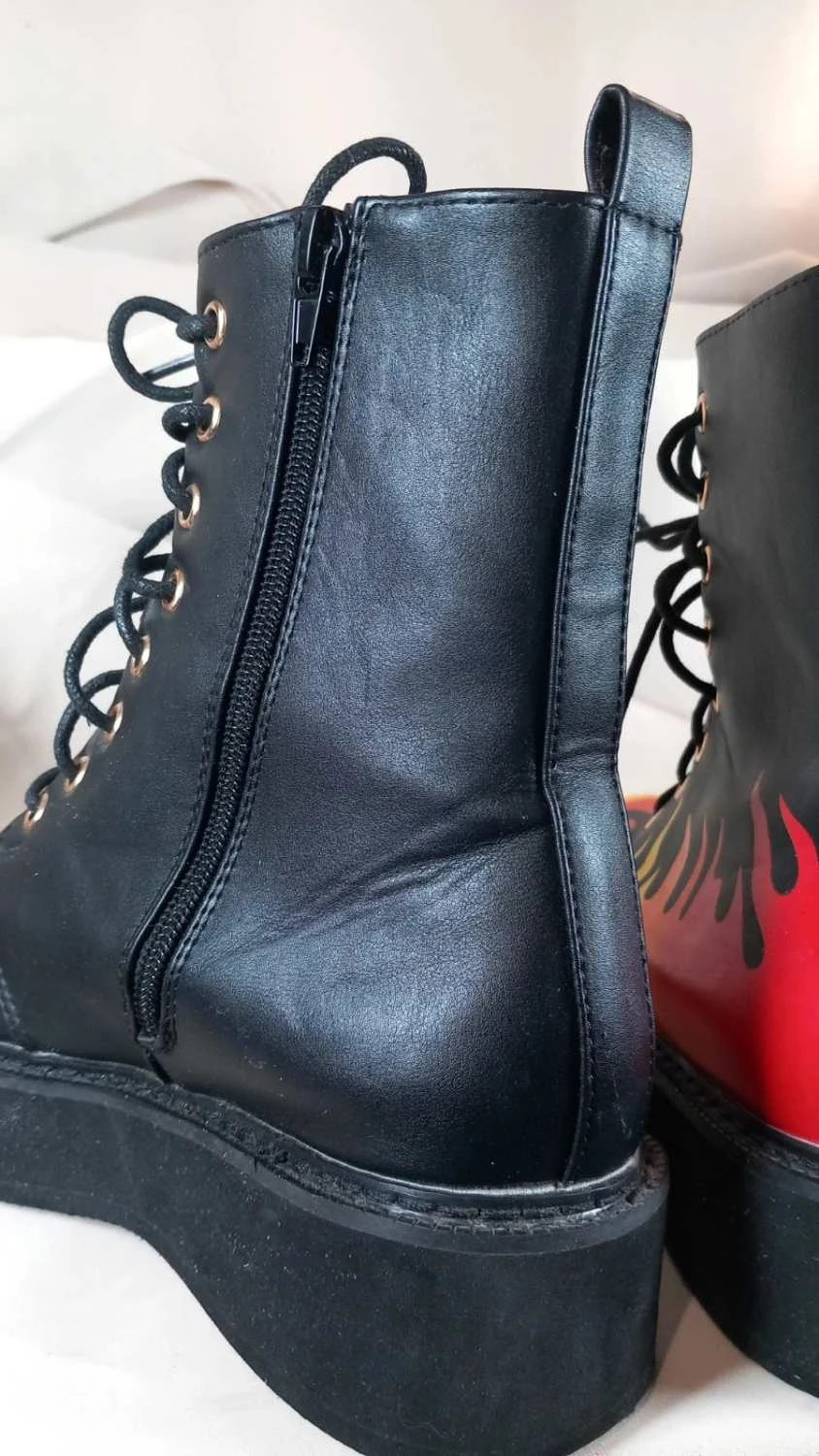 🔥 Bottines Rangers Plateformes ASOS - Imprimé Flammes 🔥 – ASOS – taille 38 5