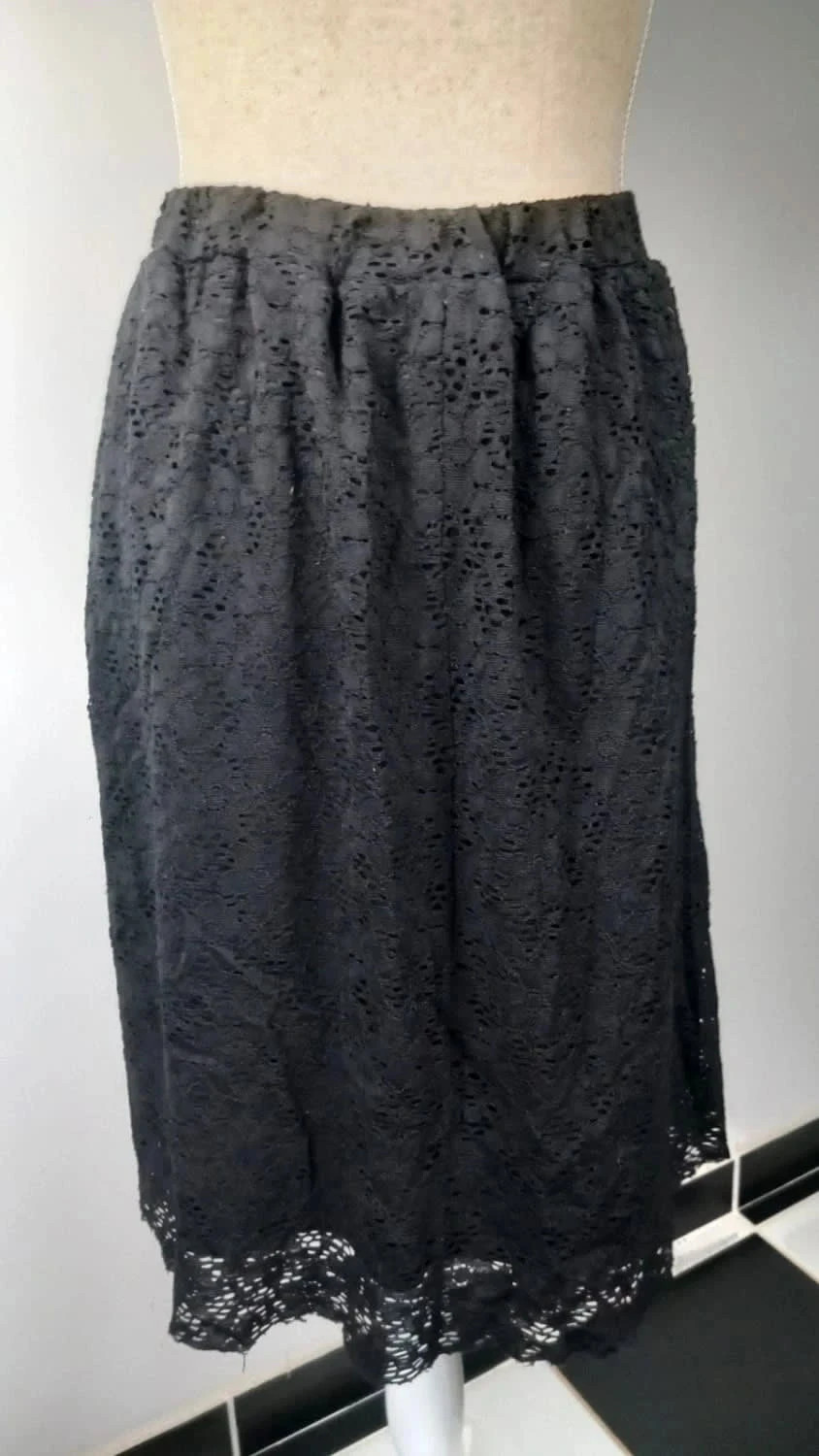 Belle jupe noire macramé de la marque Kiabi taille 54/56 – Kiabi – taille 7XL / 54 / 26 4