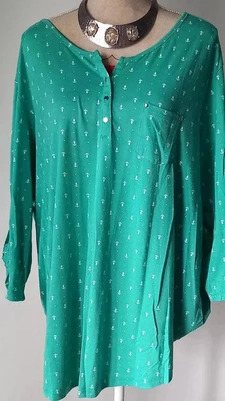 Tunique verte motif ancre taille 54/56