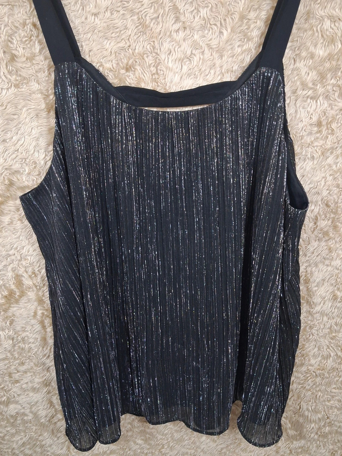 Top de soirée Kiabi noir plissé brillant taille 54/56 – Kiabi – taille 6XL / 52 / 24 3