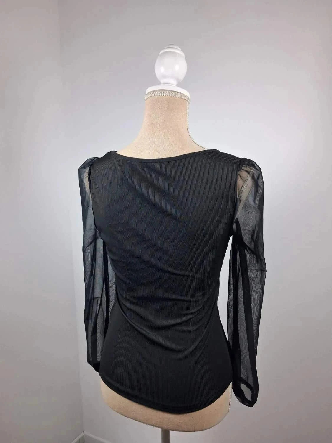 Haut Noir Shein Col Carré et Manches Longues en Voile Transparent Taille 36 – Shein – taille S 5