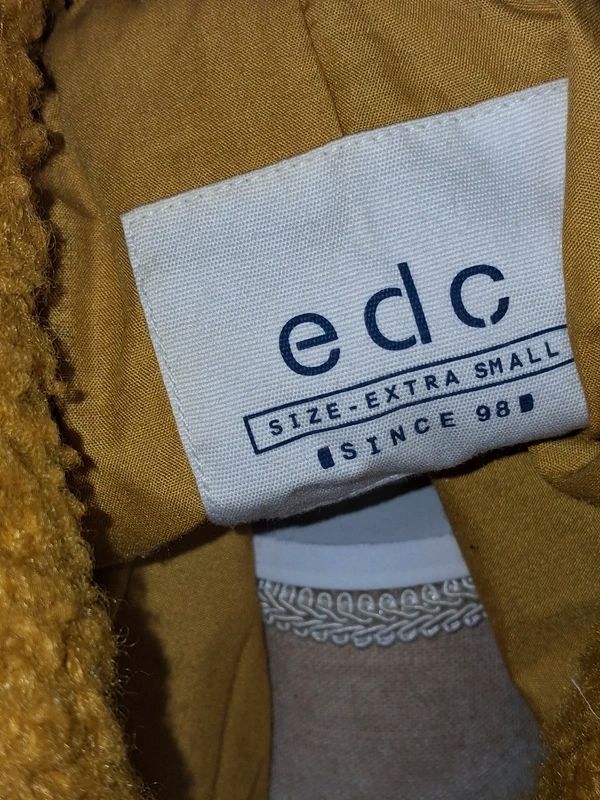 Manteau edc jaune moutarde bouclette taille XS à poches – edc – taille XS 7