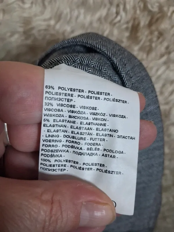 Jupe Yessica grise taille 40 à plis et boutons, motif chevrons – yessica – taille 40 3