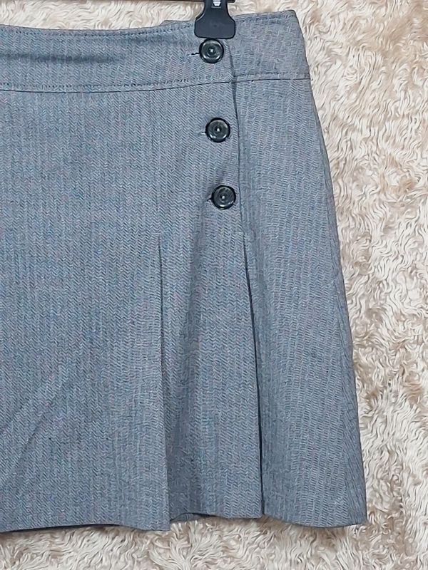 Jupe Yessica grise taille 40 à plis et boutons, motif chevrons – yessica – taille 40 2