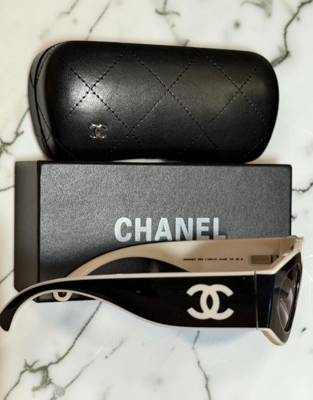 Lunettes de soleil Chanel noires 2