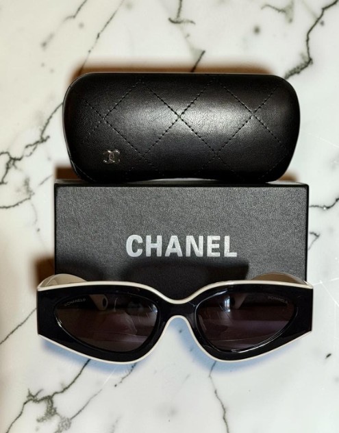 Lunettes de soleil Chanel noires