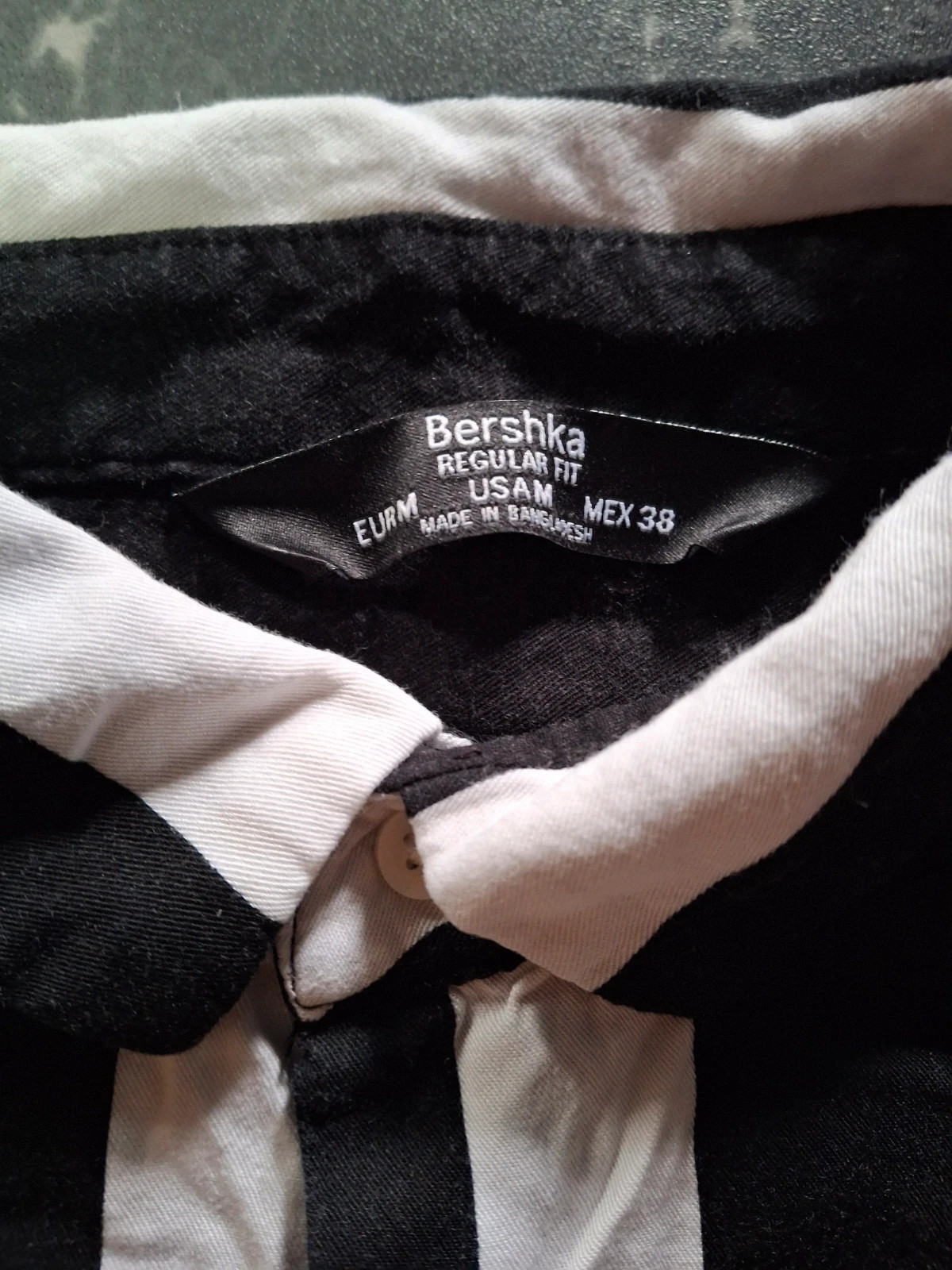 Chemise à rayures noires et blanches Bershka Taille M – Bershka – taille M 2