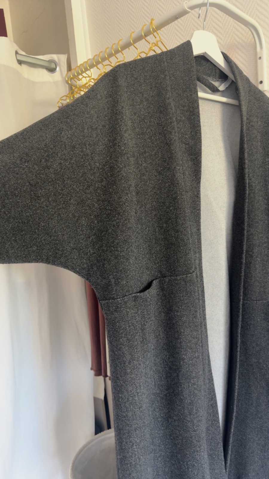 un manteau long type caban/cardigan – Boutique indépendante – taille Taille unique 2