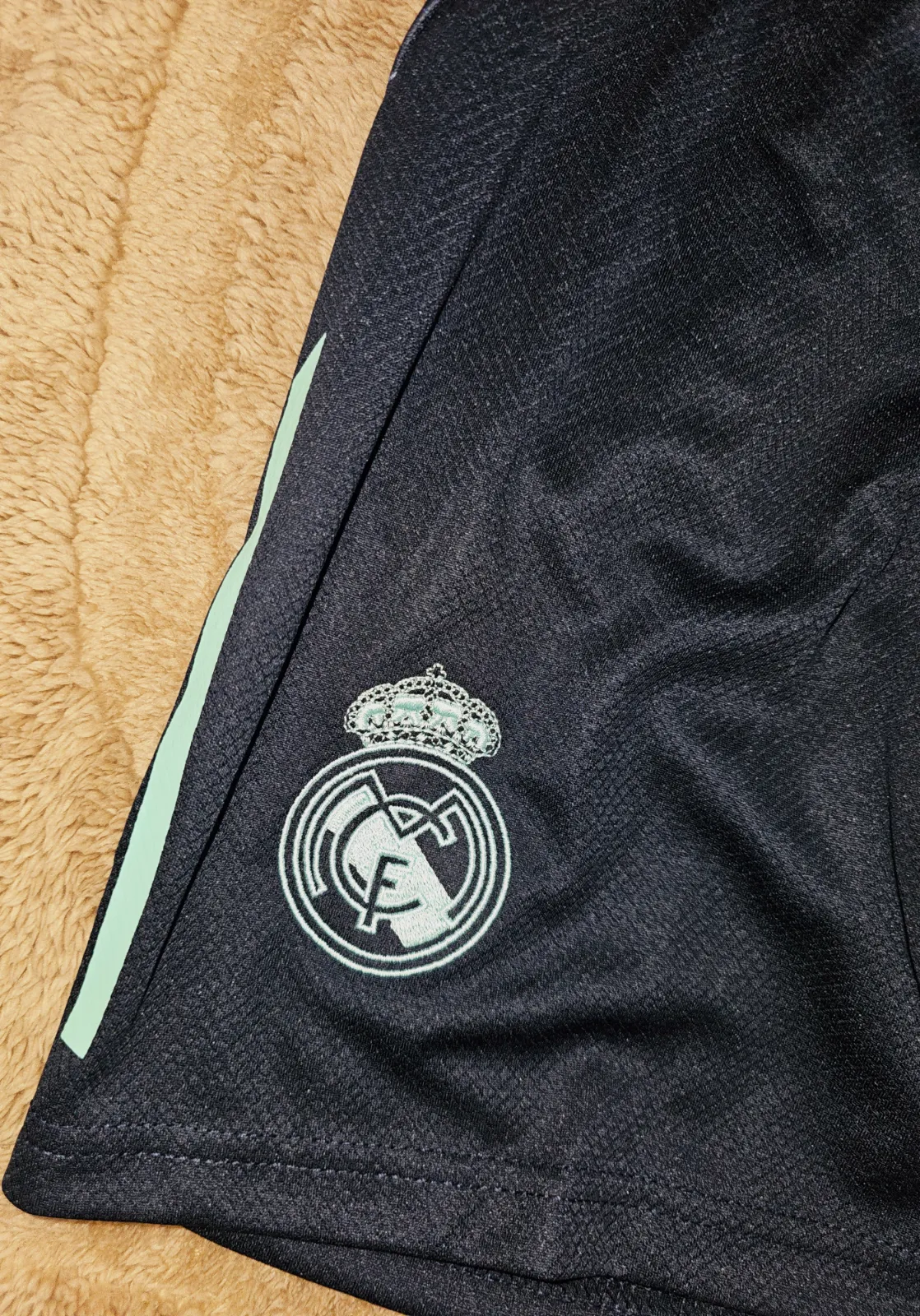 Short de sport Adidas Real Madrid bleu marine – Adidas – taille L 2