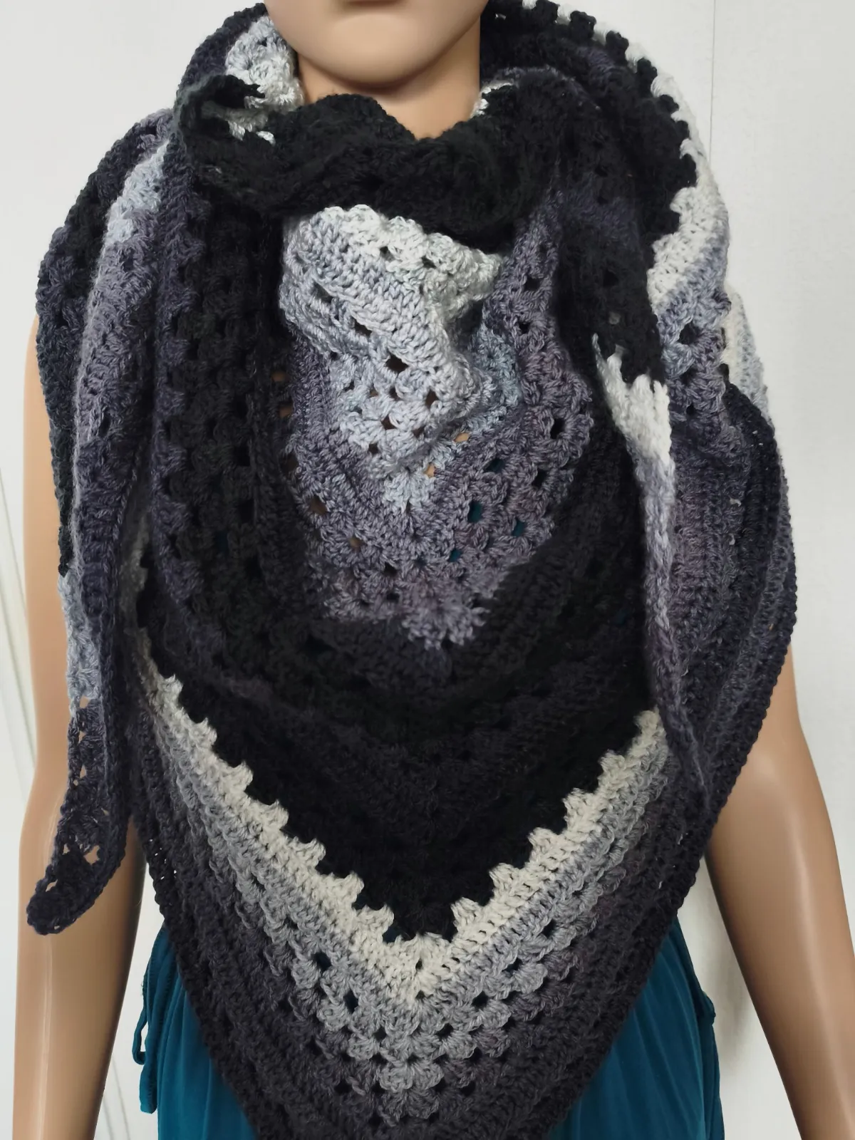 Châle au crochet – fait main – taille Taille unique 2