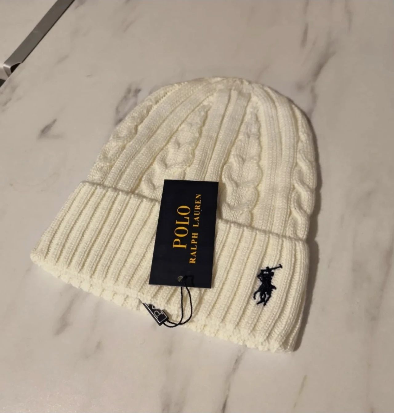 Bonnet torsadée 