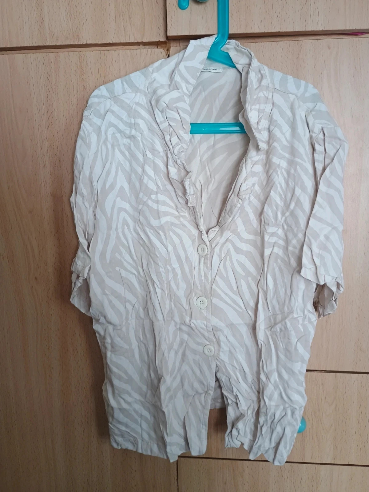 Camisa fluida estampado cebra beige y blanco – New Collection – taille Taille unique