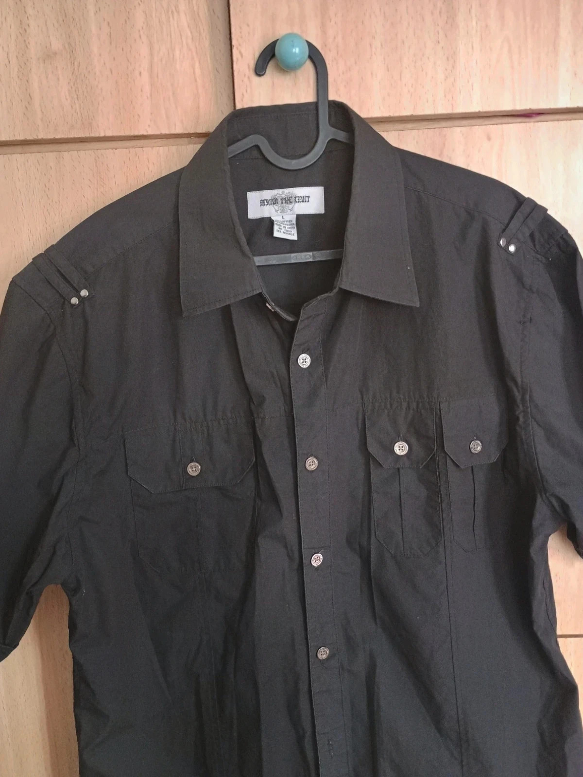 Camisa negra urbana manga corta hombre Talla L – Beyond The Limit – taille L 2
