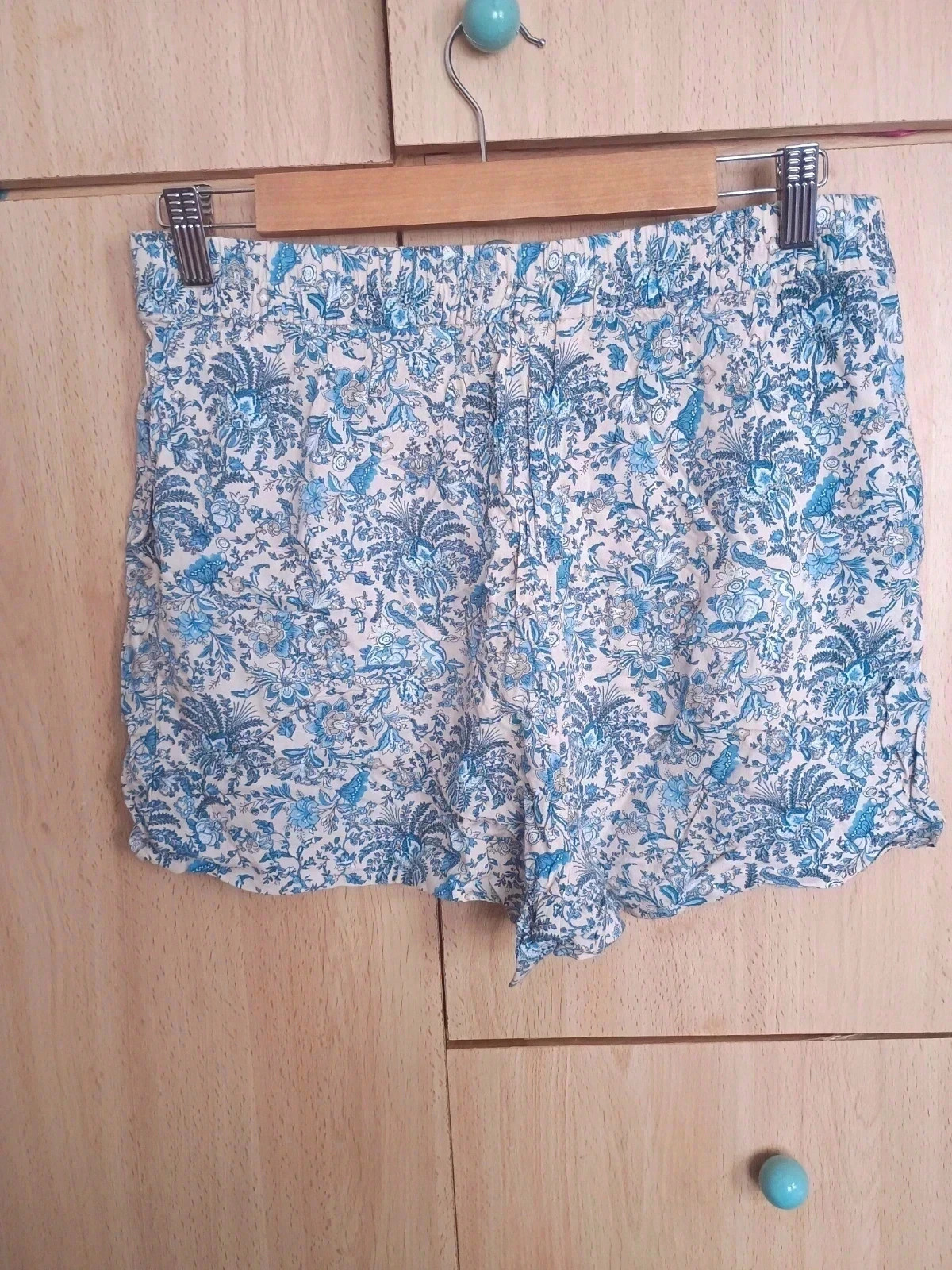Short fluido floral azul y crema H&M Talla 40 – H&M – taille L / 40 / 12 4