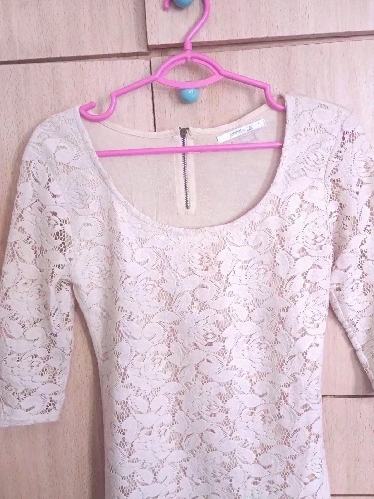 Preciosa camiseta de encaje floral en color crema beige – Bershka – taille L / 40 / 12 2