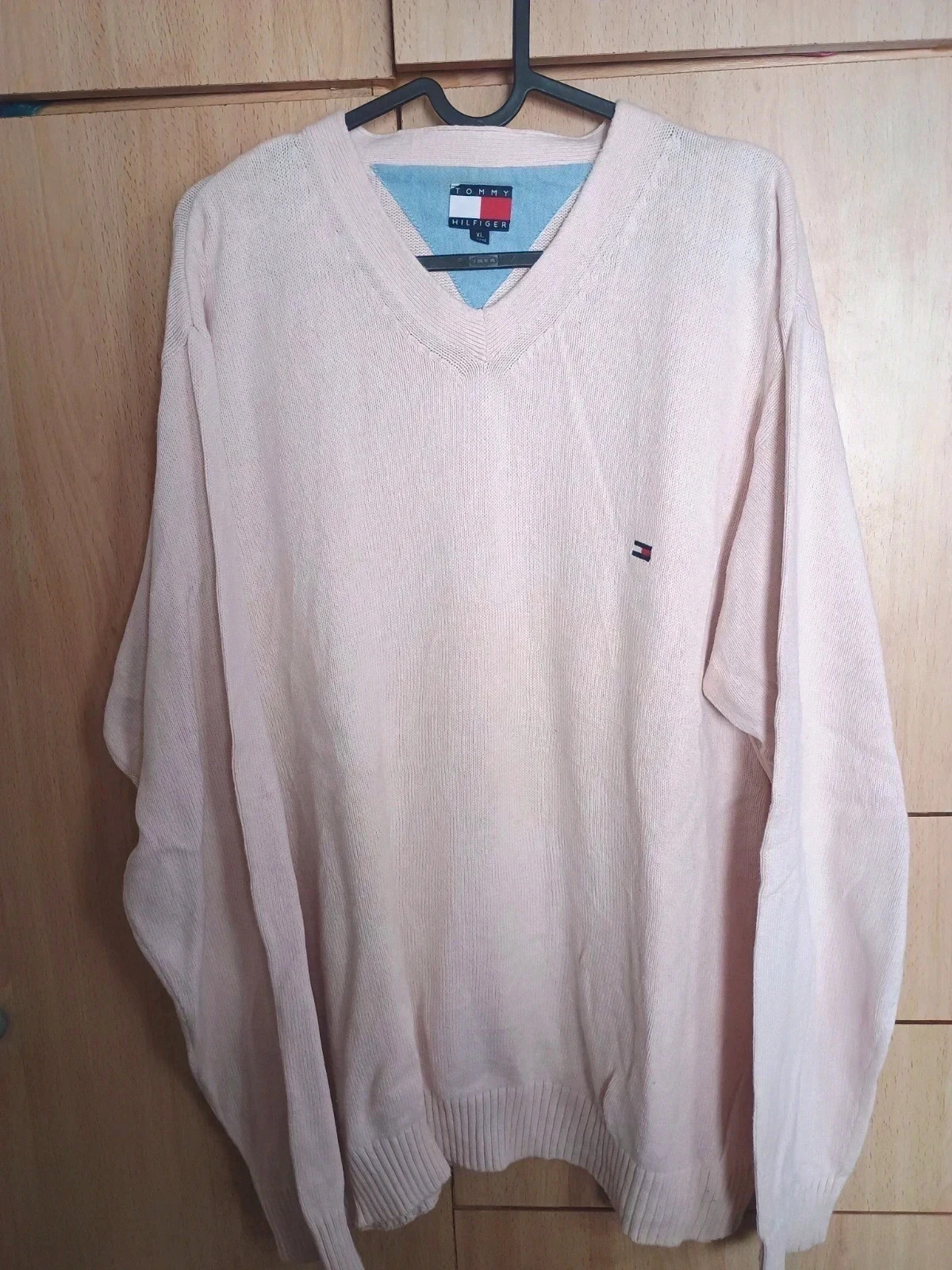 Jersey Tommy Hilfiger rosa pastel de cuello en V Talla XL 100% Algodón – Tommy Hilfiger – taille XL