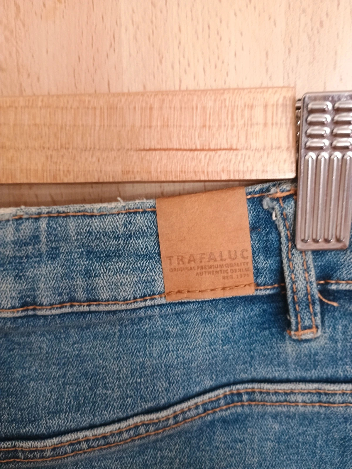 Falda Vaquera Zara TRF Talla XS Efecto Desgastado – Zara – taille XS / 34 / 6 4