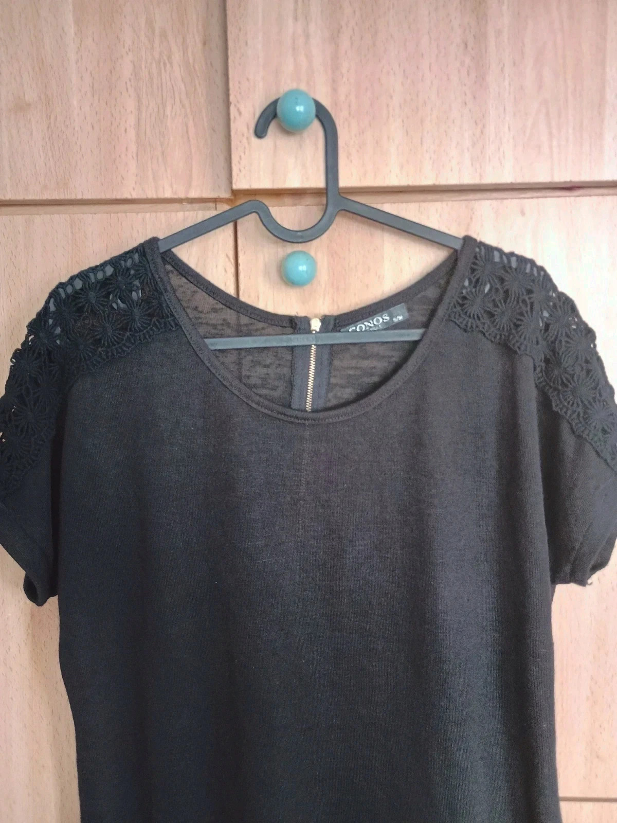 Top negro con encaje en hombros y cremallera trasera Talla S M – Conos – taille S / 36 / 8 2