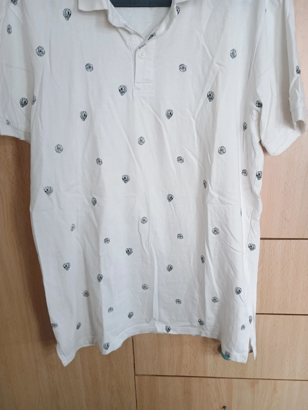 Polo blanco Bershka Estampado calaveras y rosas Talla L – Bershka – taille L 5