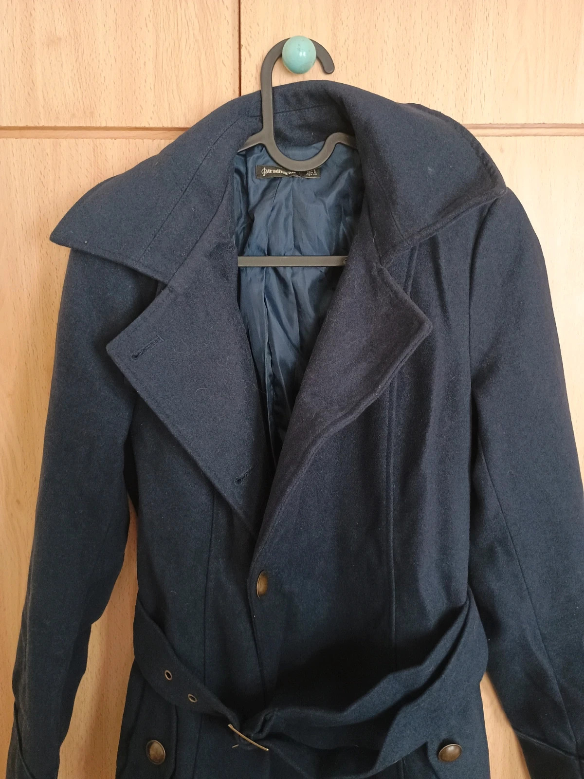 Abrigo de paño azul marino Stradivarius con cinturón Talla S – Stradivarius – taille S / 36 / 8 2