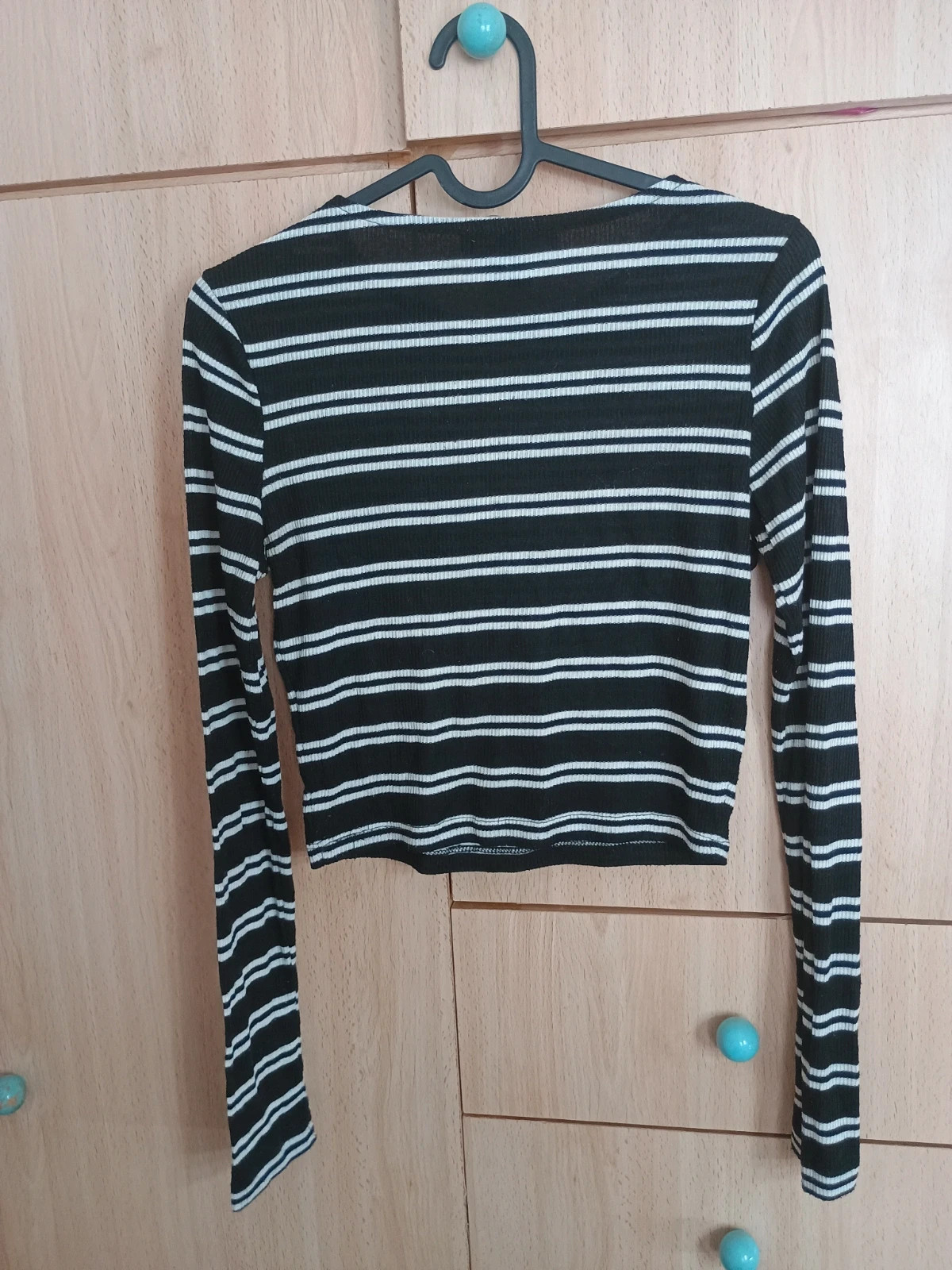 Top cropped a rayas negras y blancas de manga larga – Atmosphere – taille S / 36 / 8 5