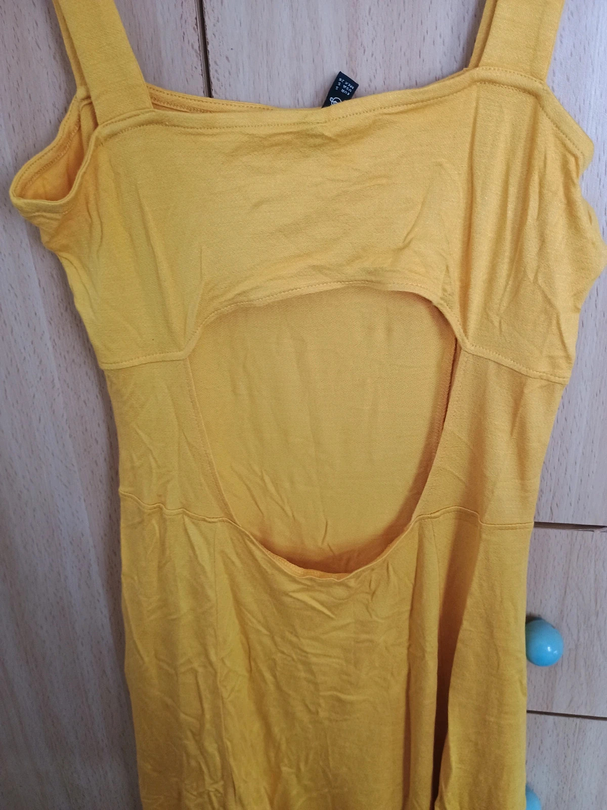 Vestido corto amarillo con espalda descubierta Stradivarius Talla S – Stradivarius – taille S / 36 / 8 5