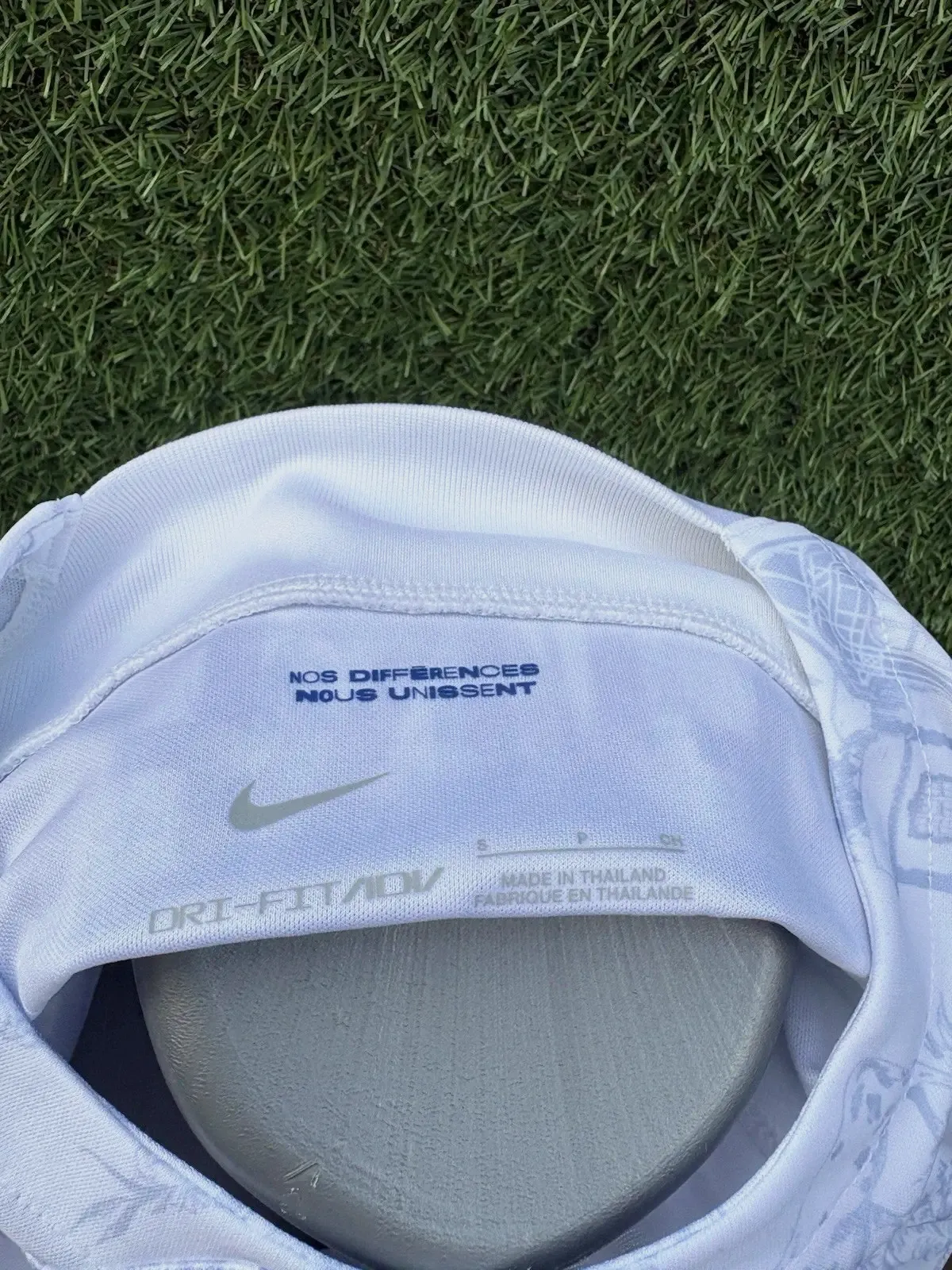 Maillot Benzema équipe de France – Nike – taille S 6
