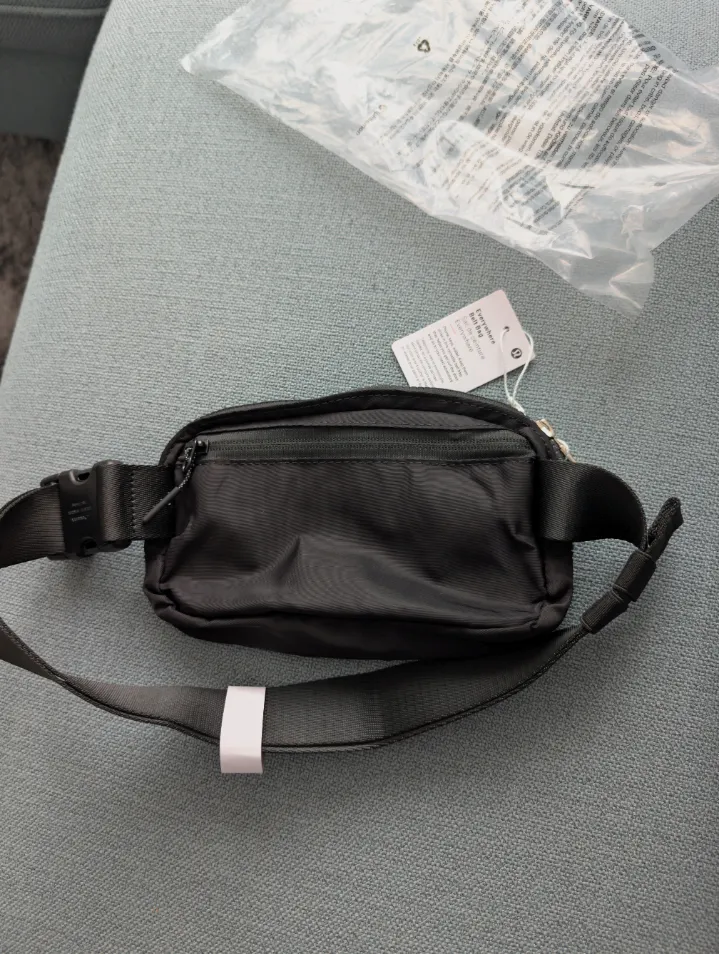 Vende sacoche lululemon  1L neuf  – Lululemon 6