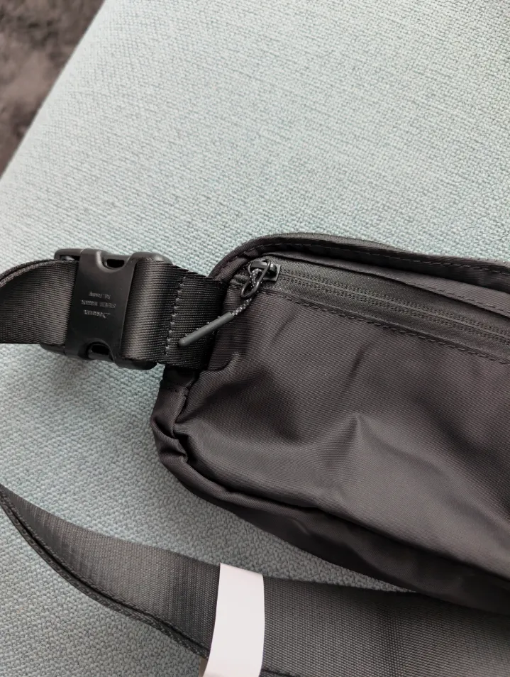 Vende sacoche lululemon  1L neuf  – Lululemon 4