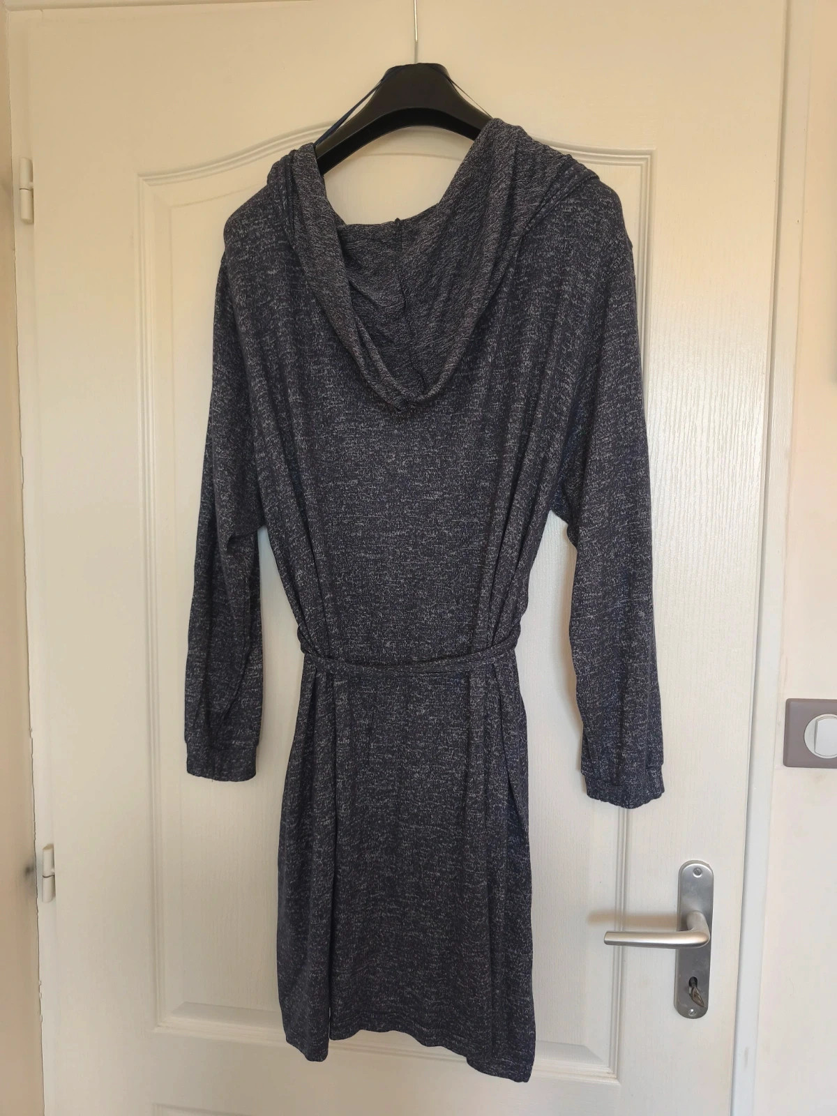 Peignoir a capuche – Primark – taille XL 2