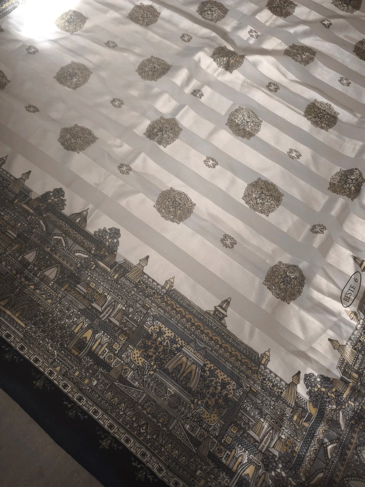 Foulard carré grand – Carré 2