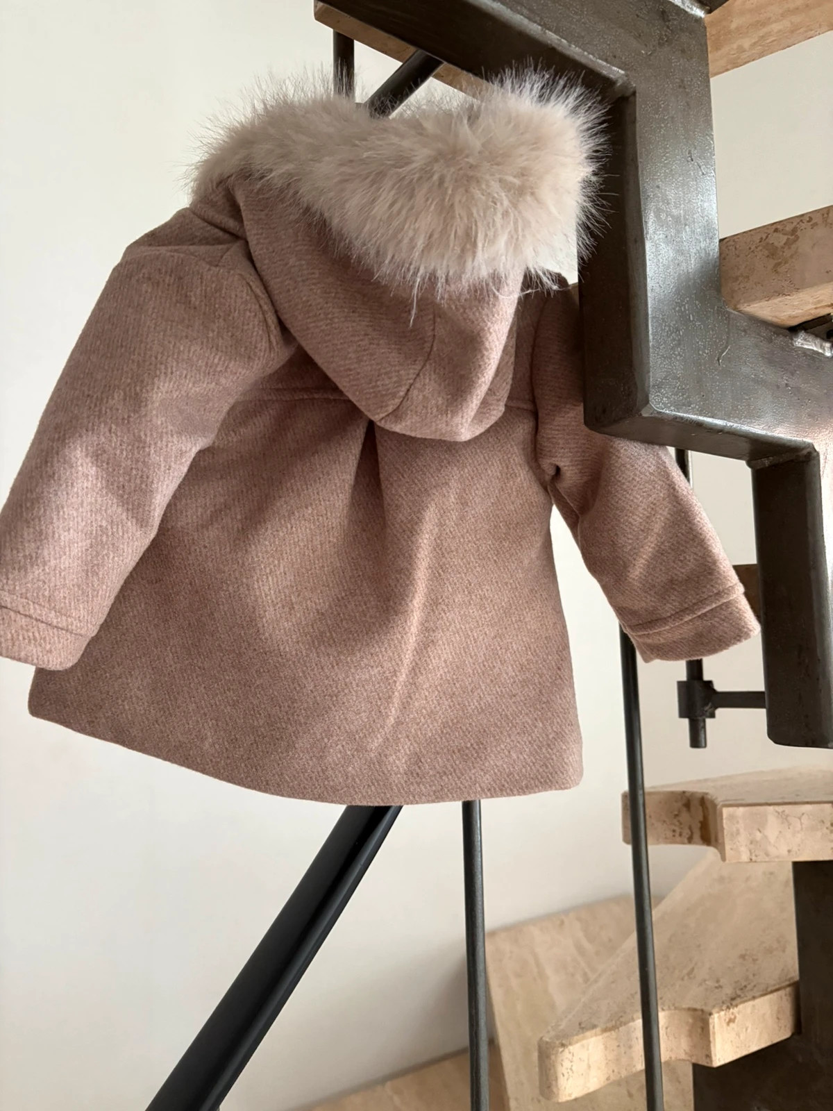 Manteau bébé rose poudré avec détails cœur et fausse fourrure – LittleLove – taille 3-6 mois / 62 cm 3