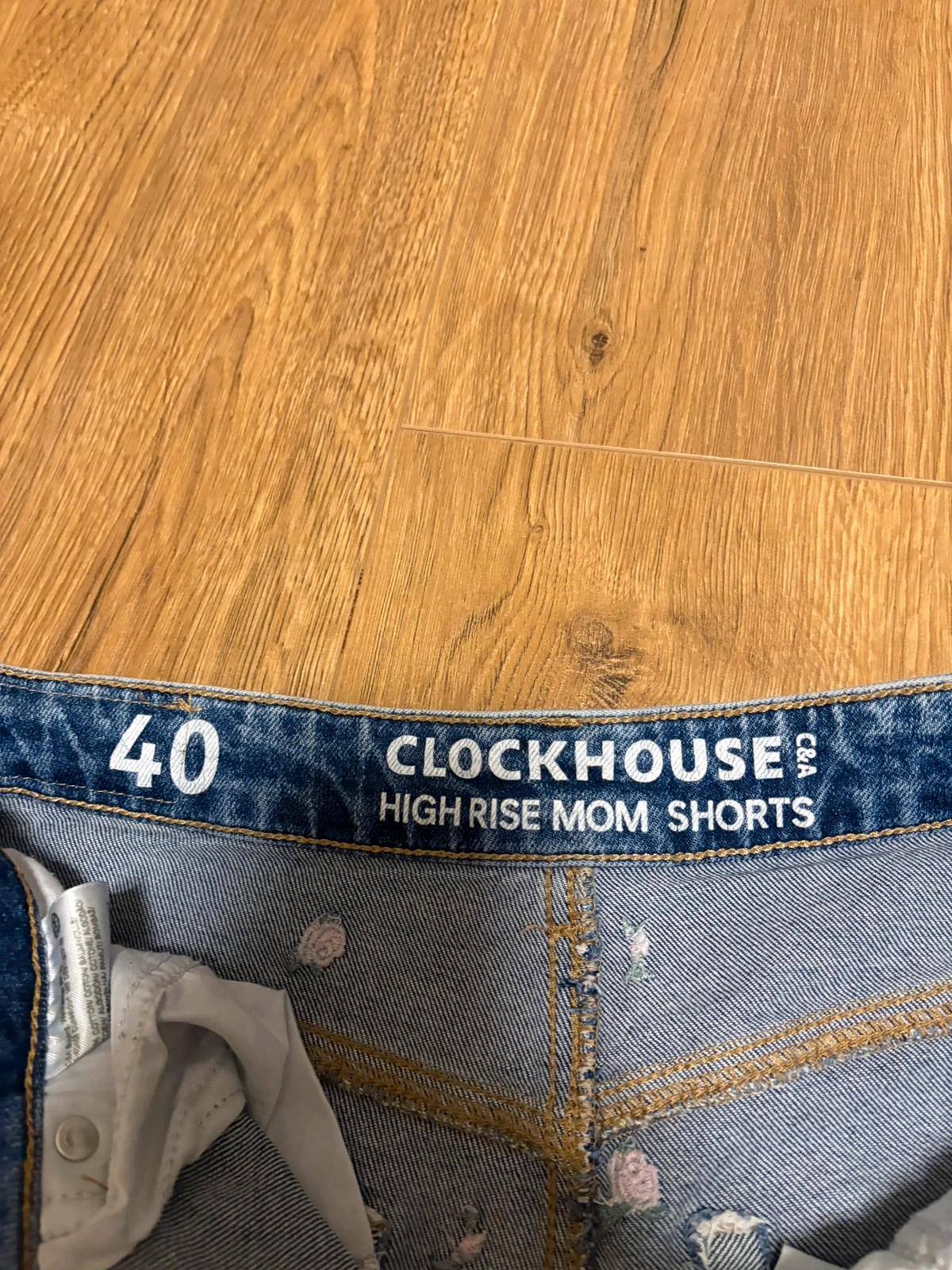 Short en jean brodé fleurs – C&A – taille L / 40 / 12 4