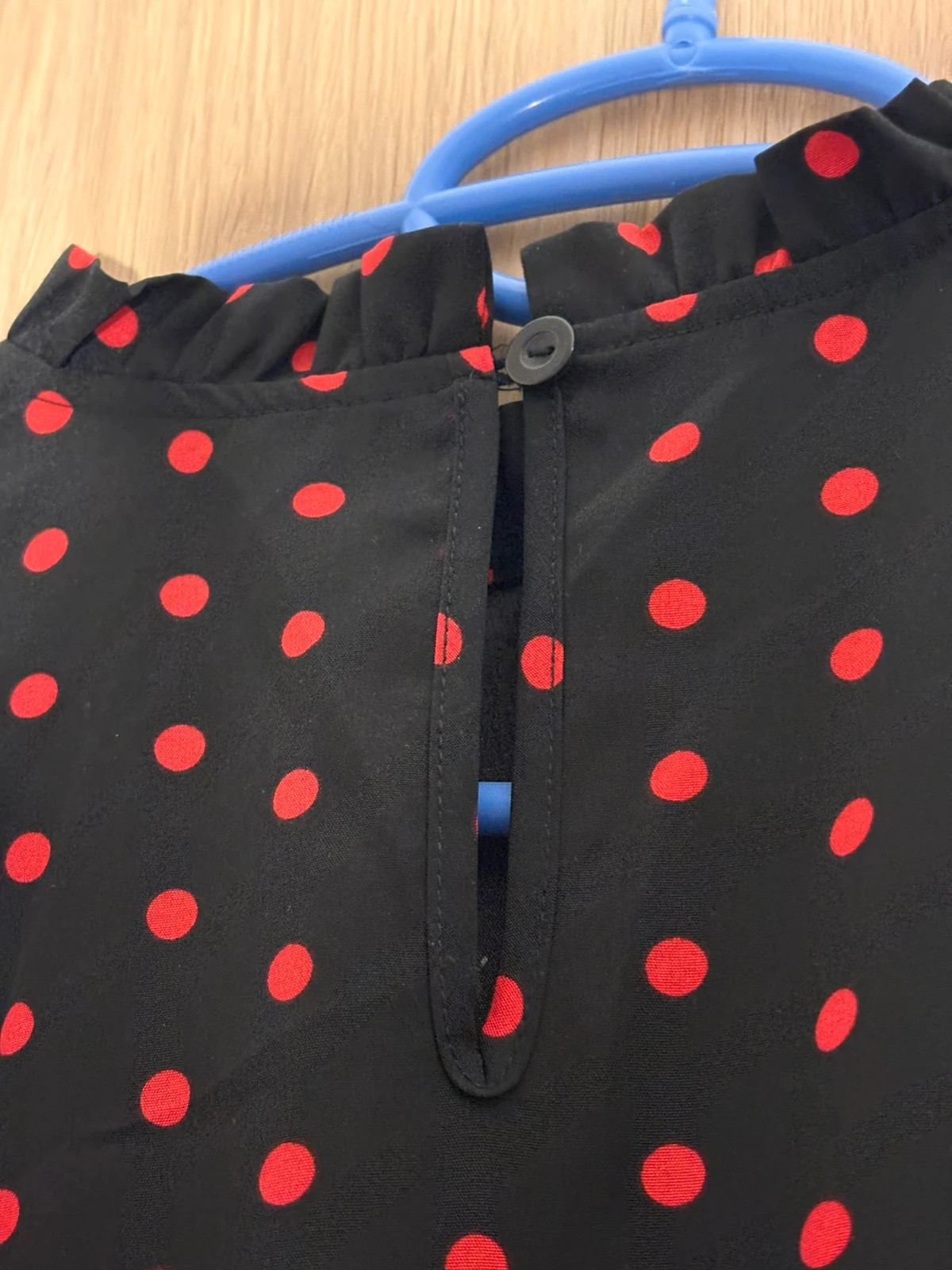 Robe noire avec des points rouges – Shein – taille S / 36 / 8 4