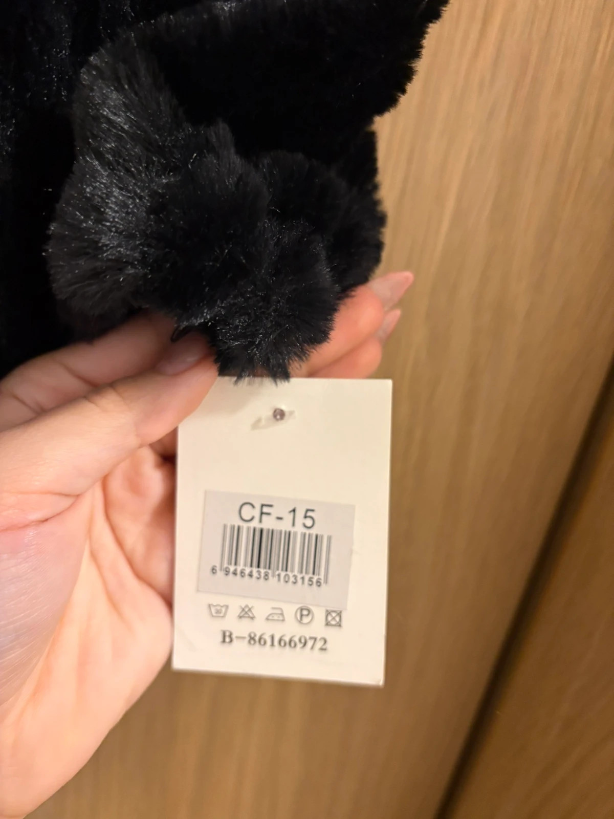 Poncho noir effet fourrure – Lili Star – taille Taille unique 4