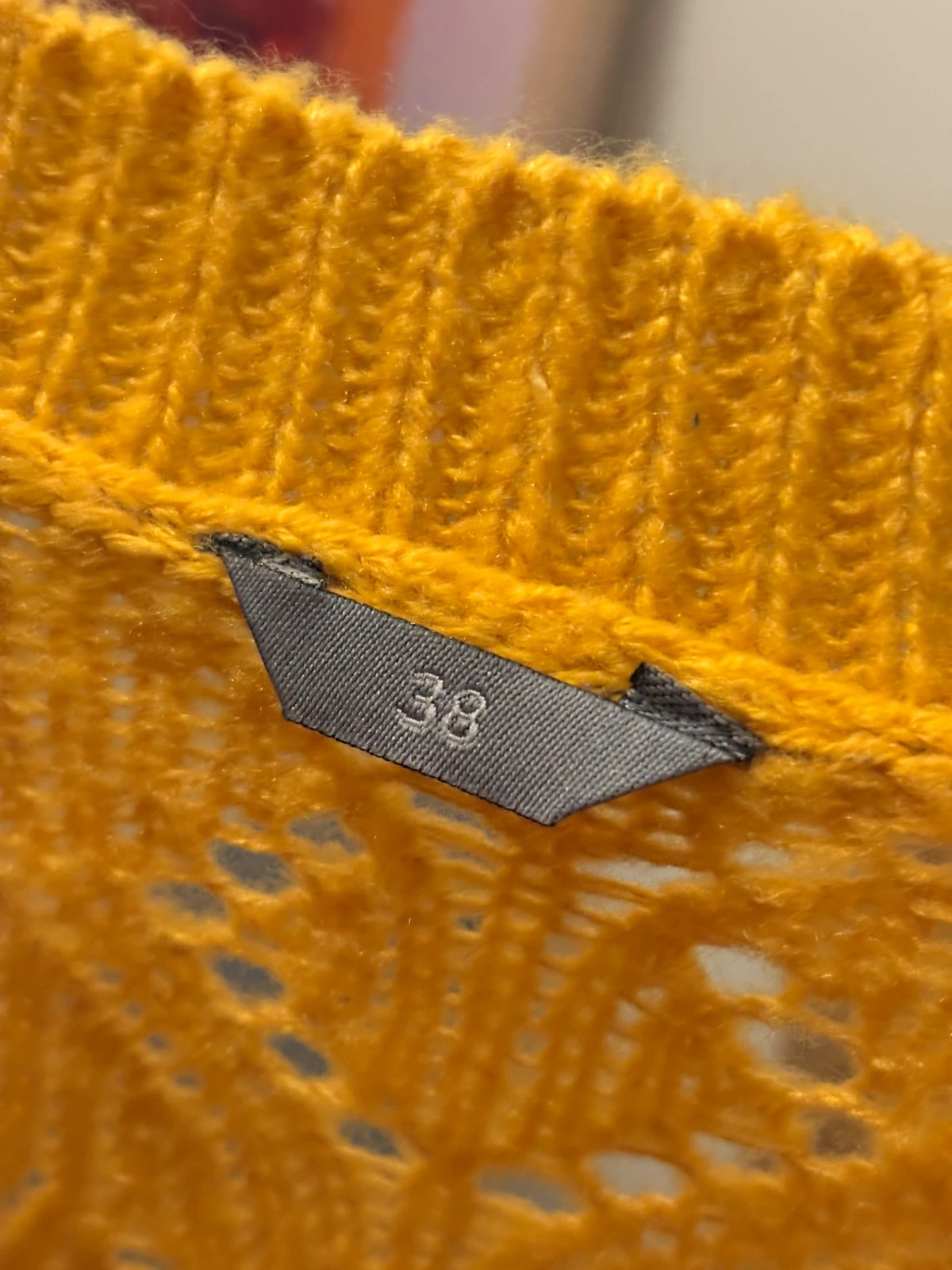 Gilet jaune avec blouse fleurie – taille L / 40 / 12 4