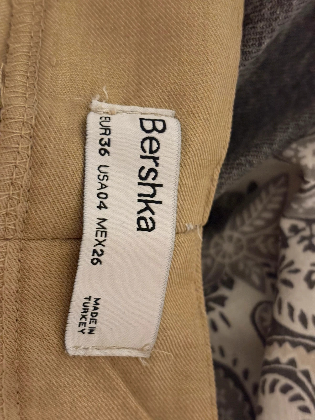2 Pantalon taille haute – coupe large – Bershka – taille S / 36 / 8 4