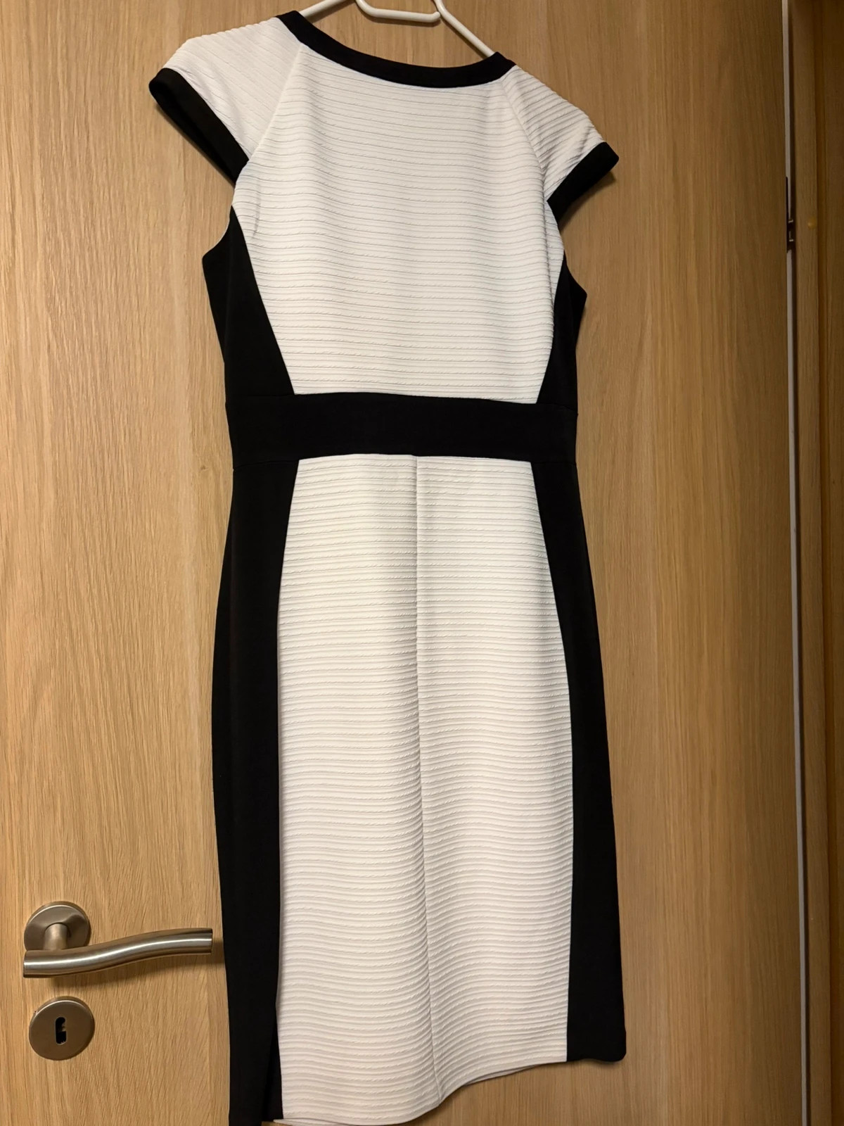Robe taille 38 – Caché – taille M / 38 / 10 4