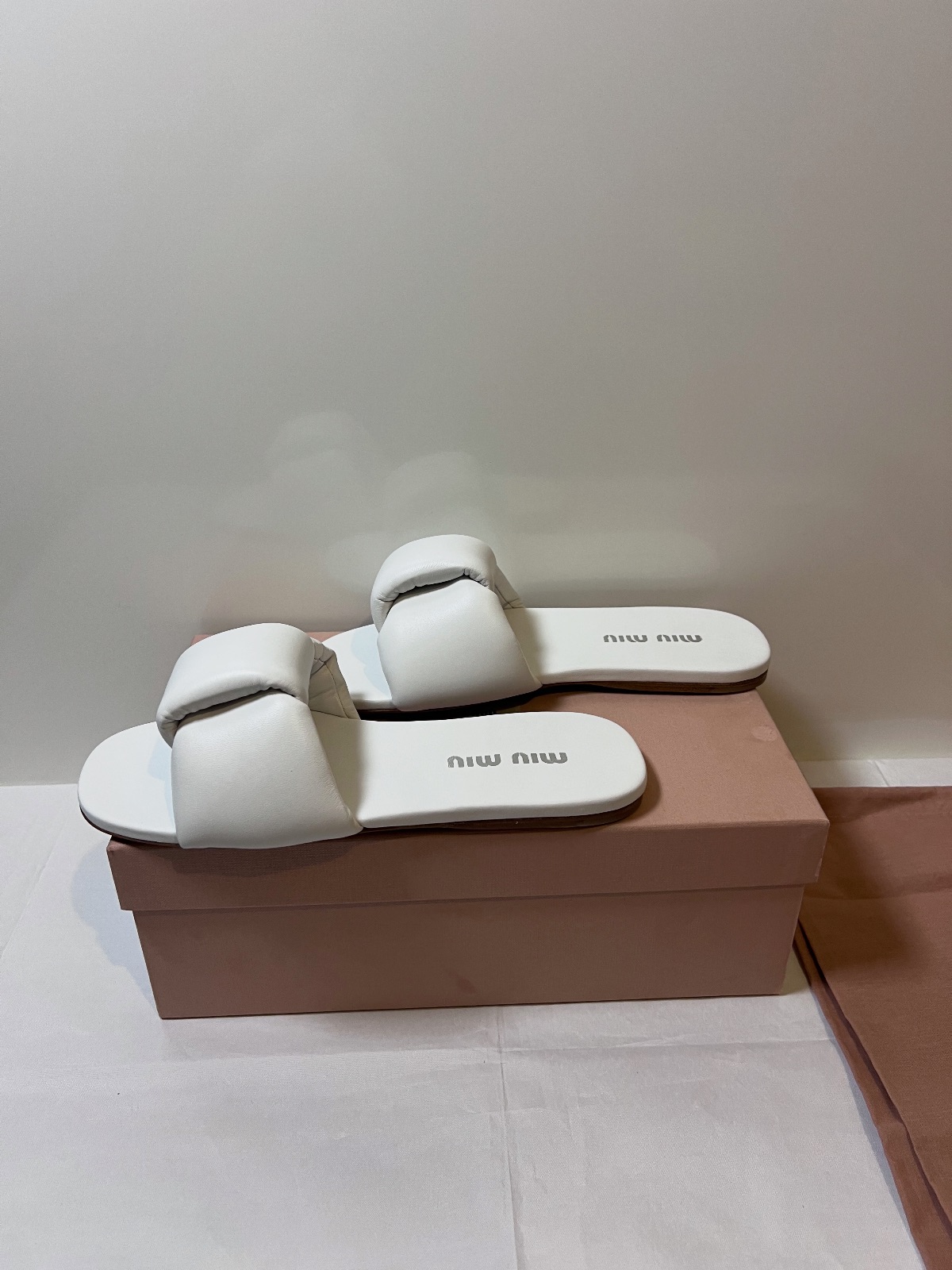 Mules en cuir Miu Miu blanches – Miu Miu – taille EU 37 4