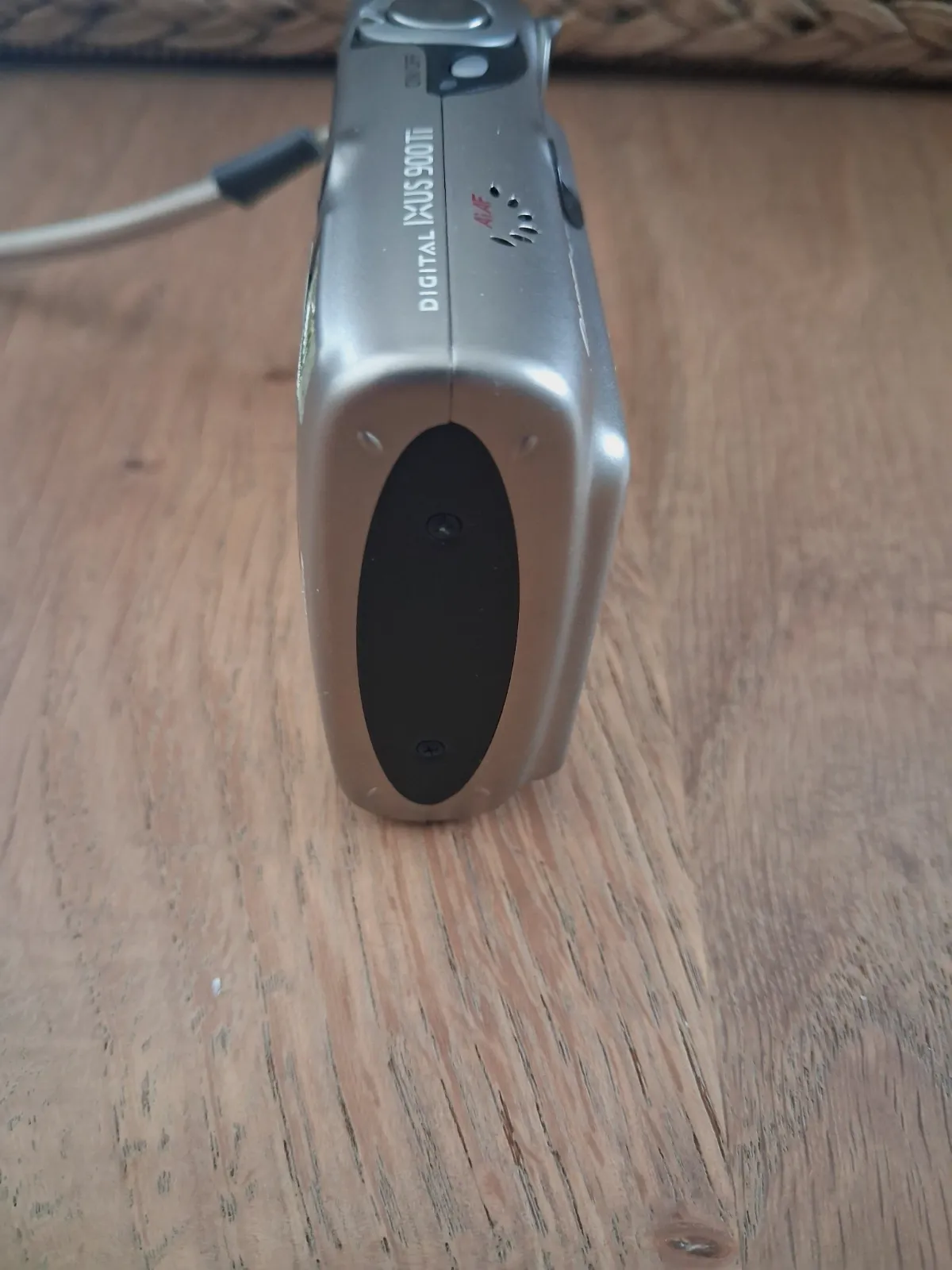 Canon IXUS 900 TiCanon IXUS 900 Ti – Canon 7