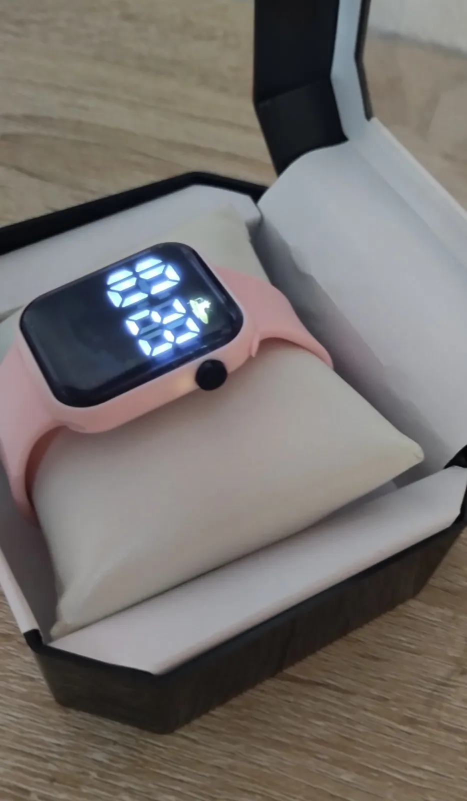 Reloj inteligente pantalla LED rosa