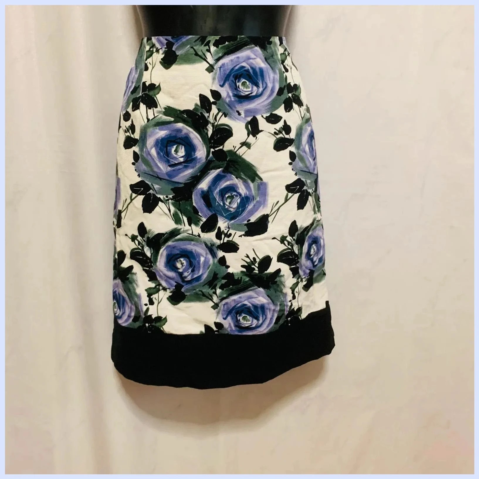 Falda floreada talla 40