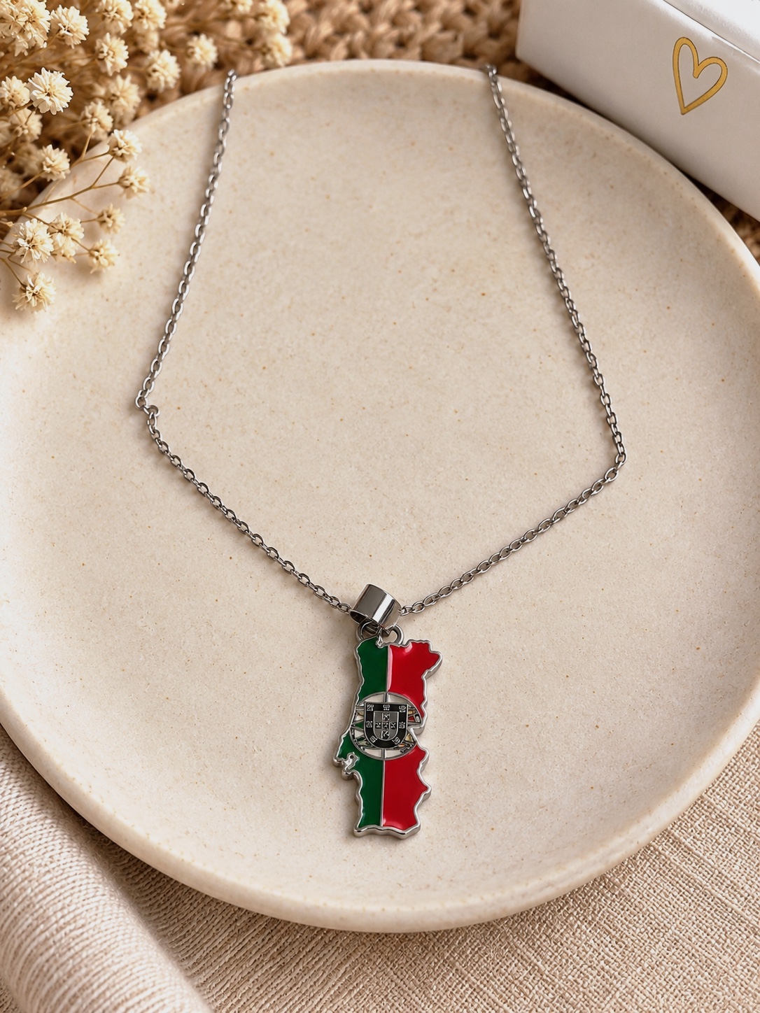 Collier pendentif carte du Portugal émaillé