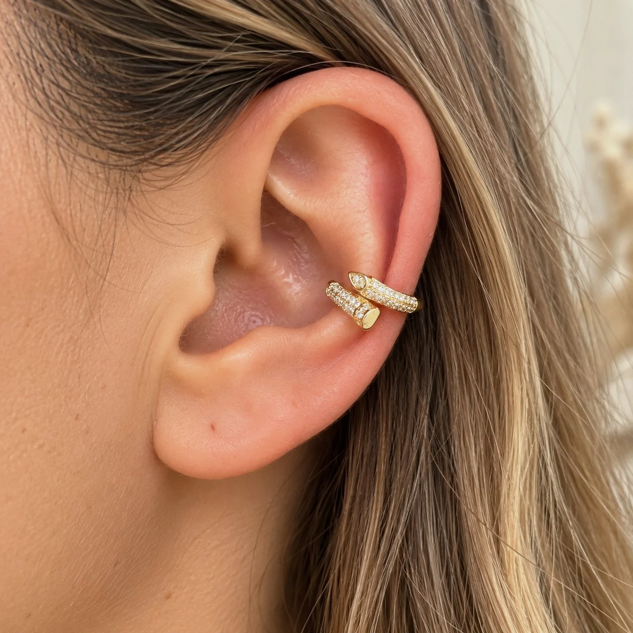 Bague d'oreille ear cuff dorée strass