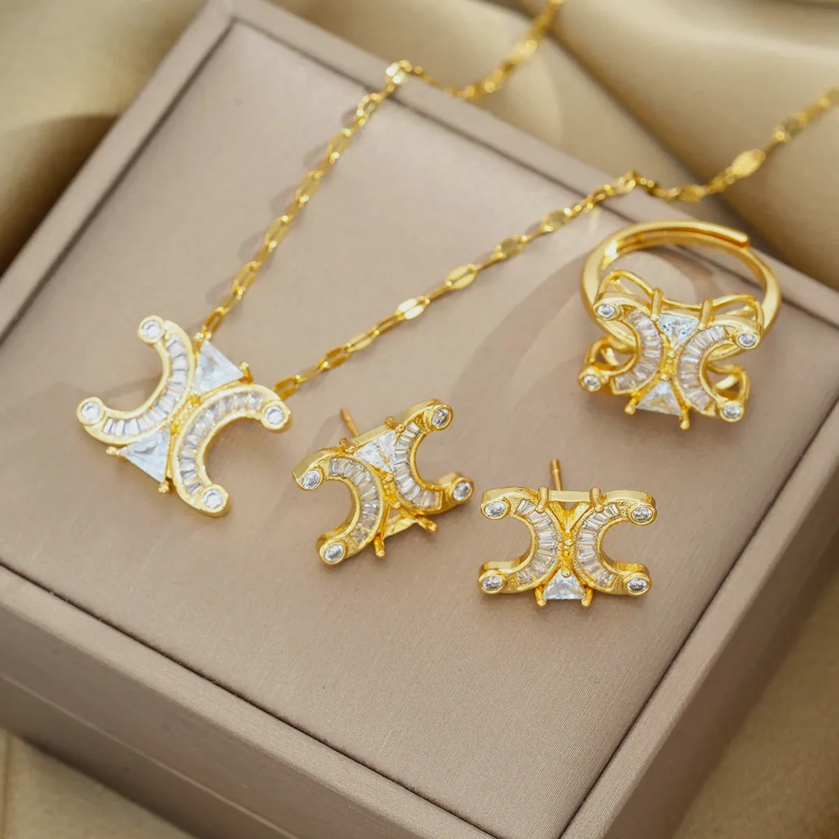 Parure bijoux dorée collier bague boucles