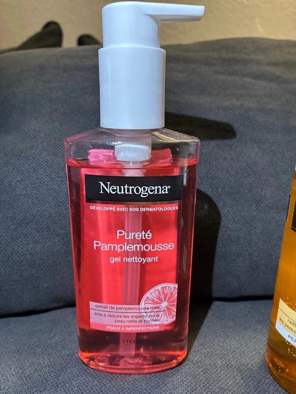 Gel nettoyant /mousse nettoyant/anti point noir – neutrogena 2