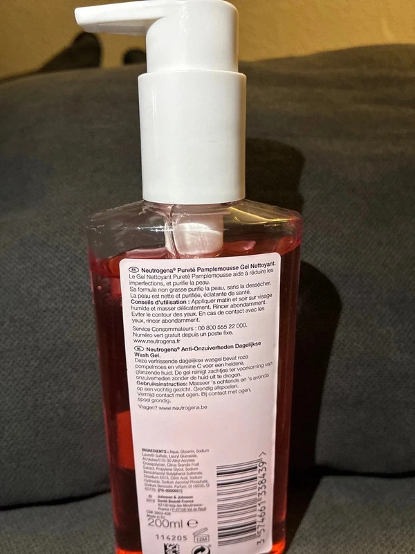 Gel nettoyant /mousse nettoyant/anti point noir – neutrogena 3