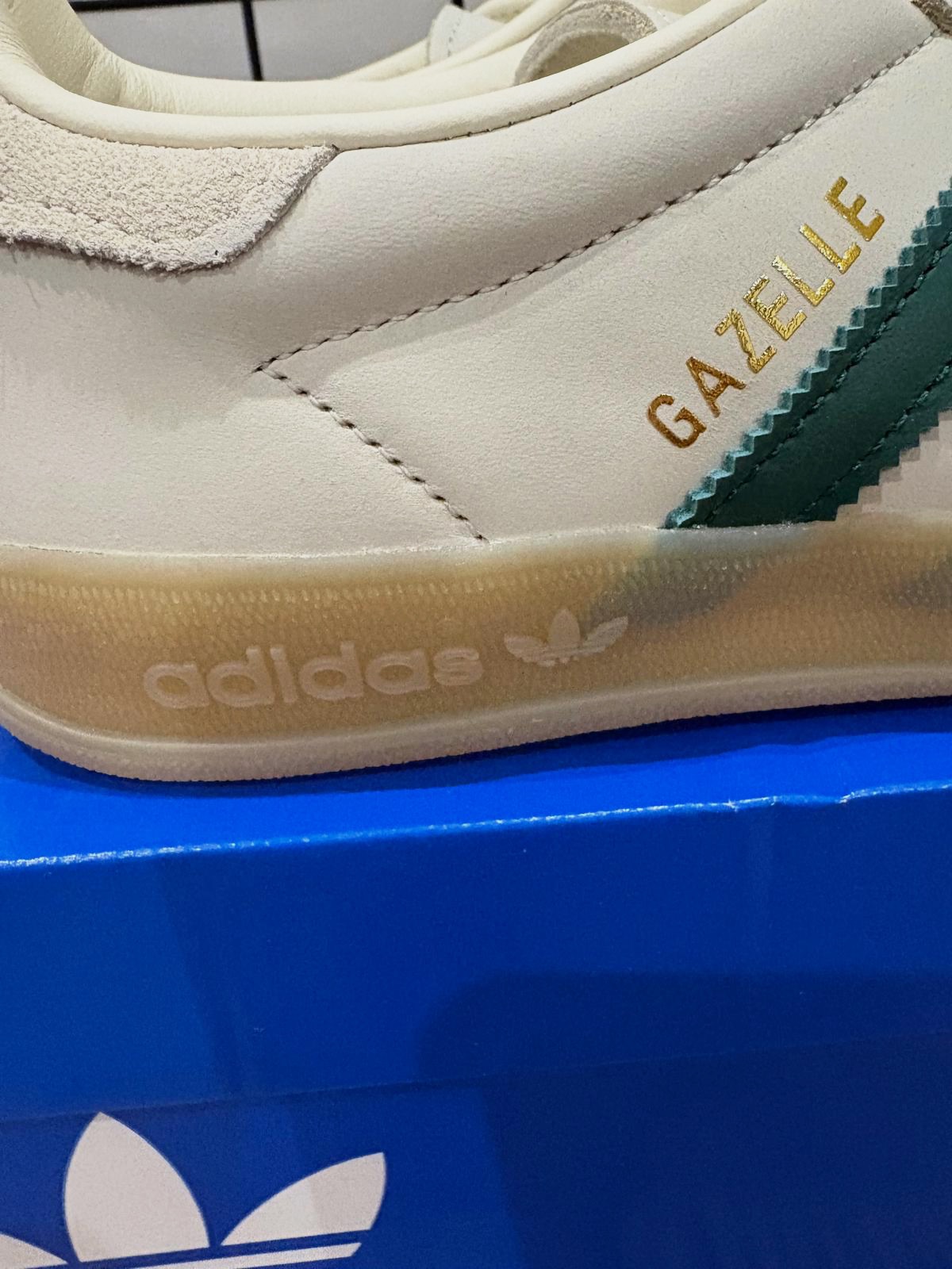 Zapatillas Adidas Gazelle Indoor beige y verde – Adidas – taille EU 40 2