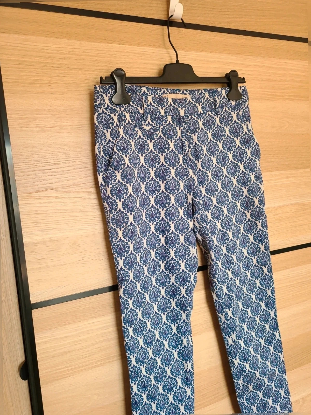Preciosos pantalones finos Y estampados de Sfera talla 38 – Sfera – taille M / 38 / 10 2