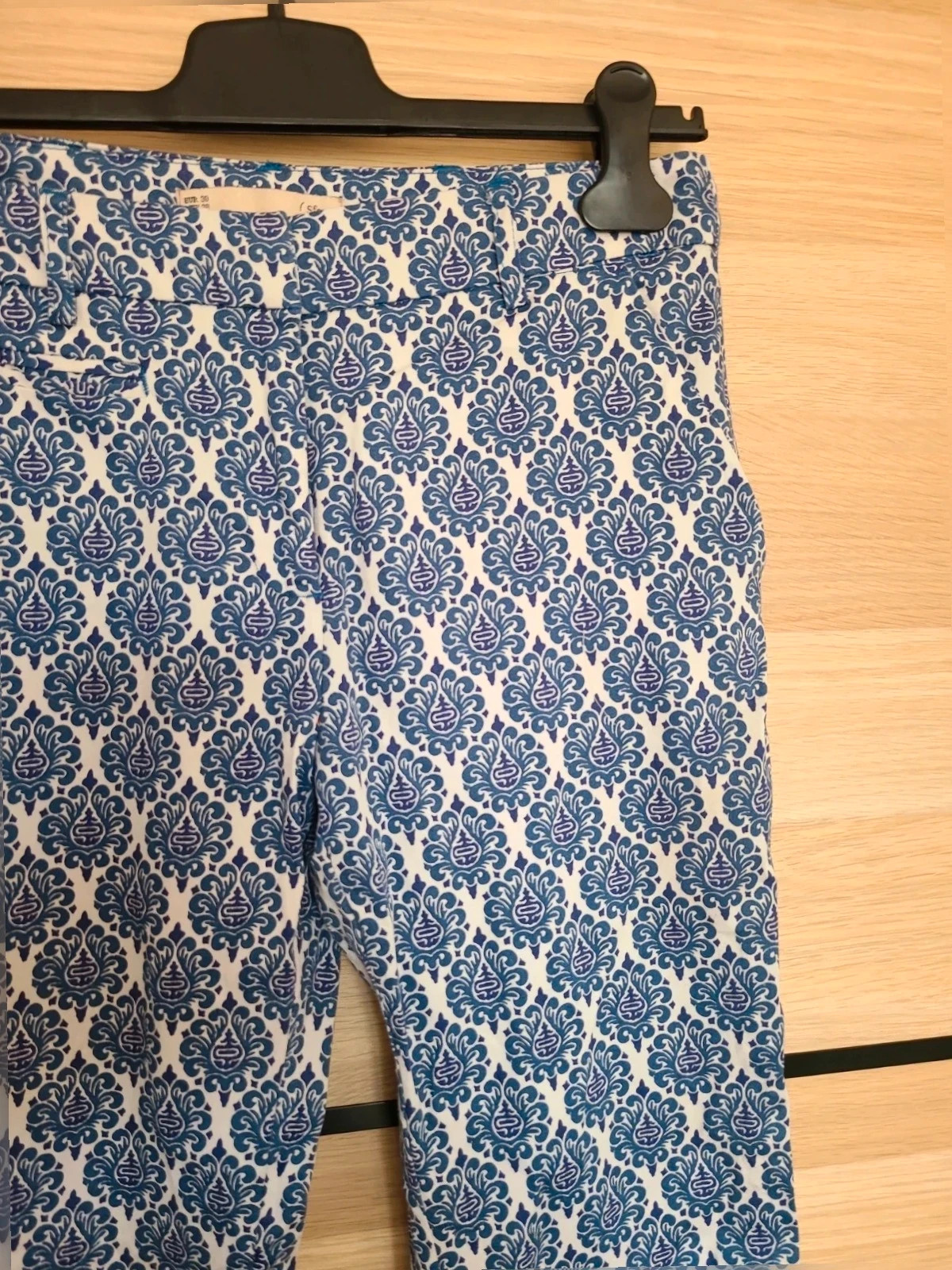 Preciosos pantalones finos Y estampados de Sfera talla 38 – Sfera – taille M / 38 / 10 3